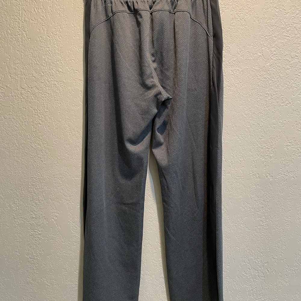 Boys Reebok pant - Picture 3 of 5